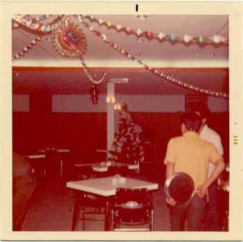 Oasis Bar Xmas ' 72.jpg